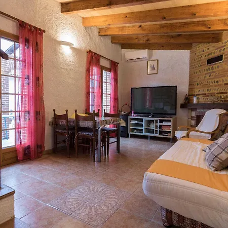 Au Village Hébergement de vacances Roques